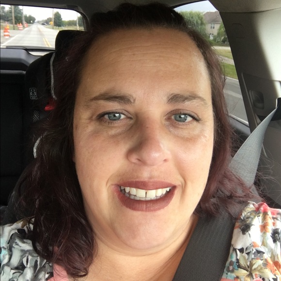 Meet your Posher, Amber - Picture 1 of 1